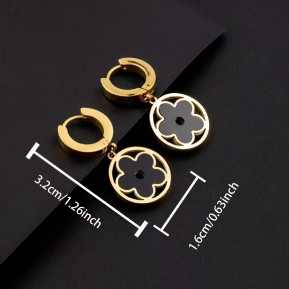 Women’s 18K Gold Stainless Steel Black Flower Earring Studs  Fashion Earrings - Picture 2 of 6